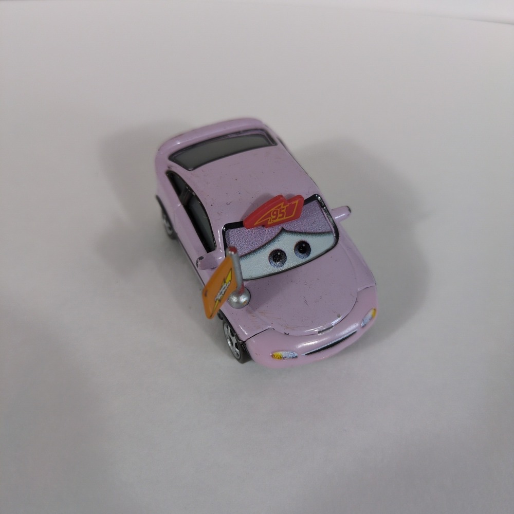 Disney Pixar Cars Mia Pink Diecast Car Mattel 1:55 Scale Lightning McQueen Fan
